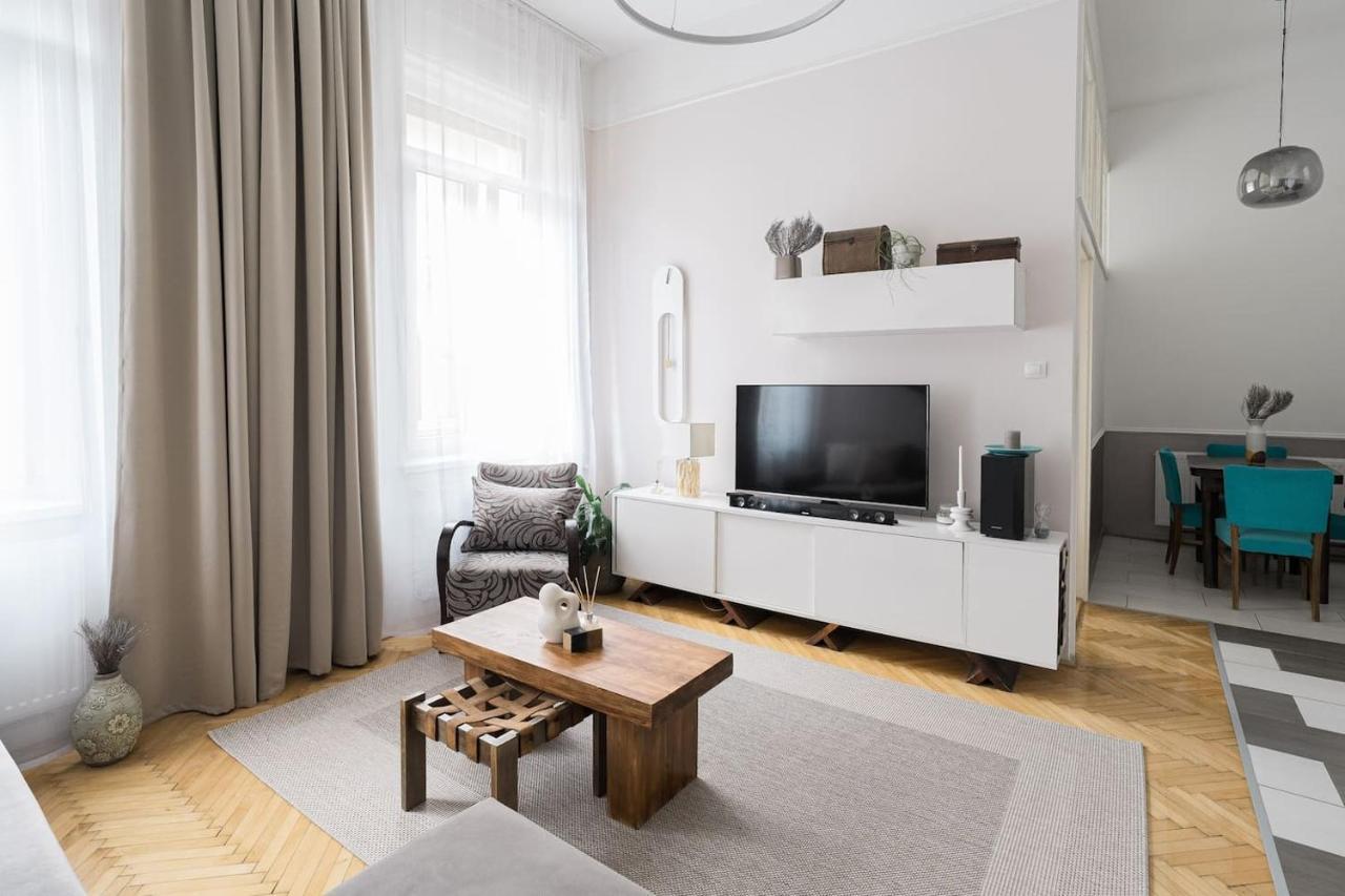Appartamento Sunrise Lounge Corvin 63M2 Ac Budapest Esterno foto