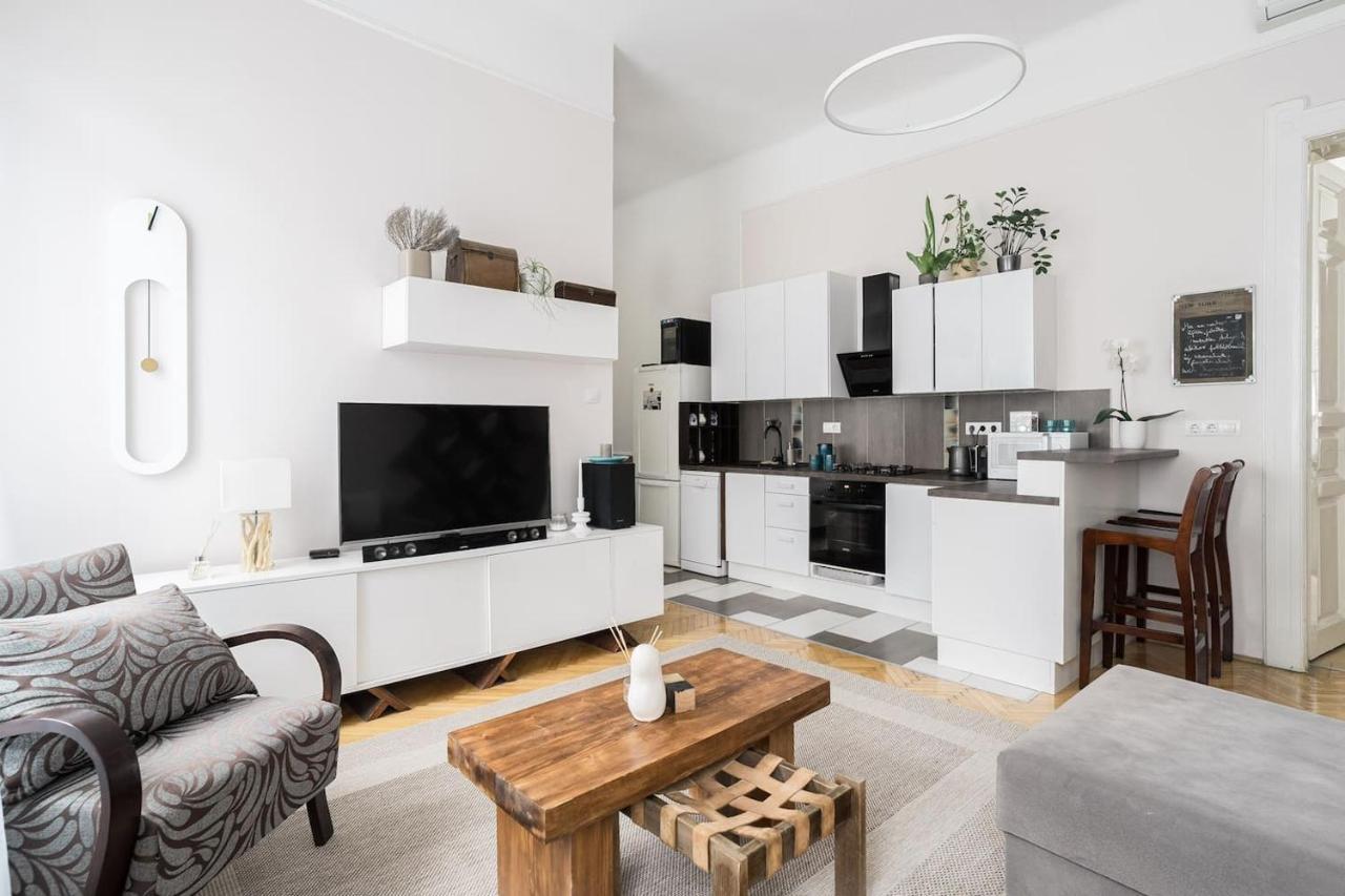 Appartamento Sunrise Lounge Corvin 63M2 Ac Budapest Esterno foto